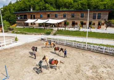 Wine Routes and Wild Horses - Day one - equestrian ranch 1